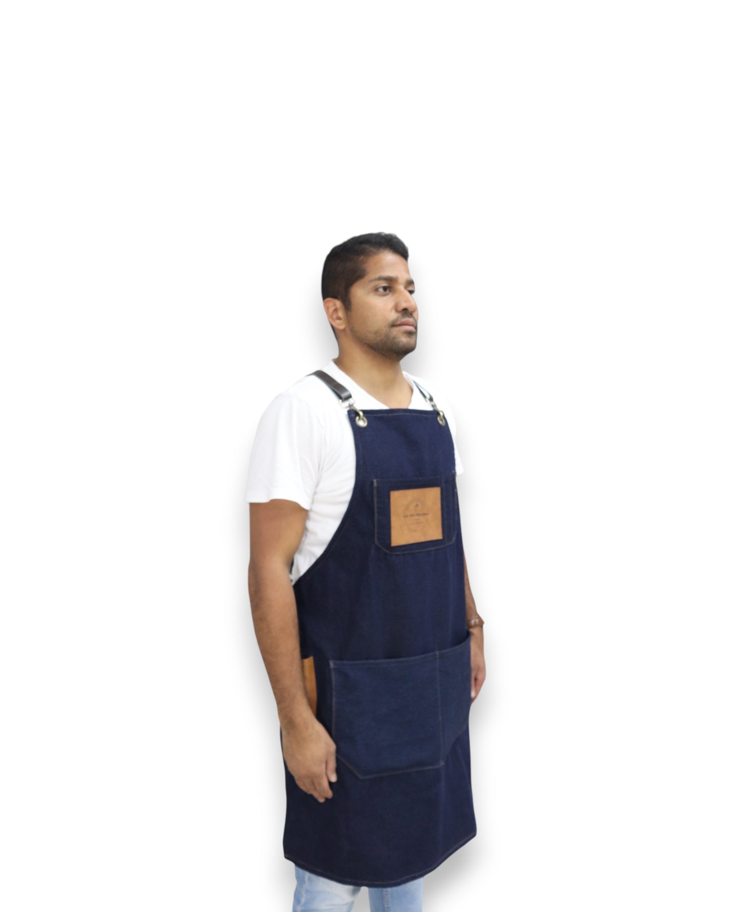 Delantal de Jean Premium Pre-lavado con Pechera  Ecopiel Personalizable | Restaurantes, Bares y Cafeterías - La Coctelera