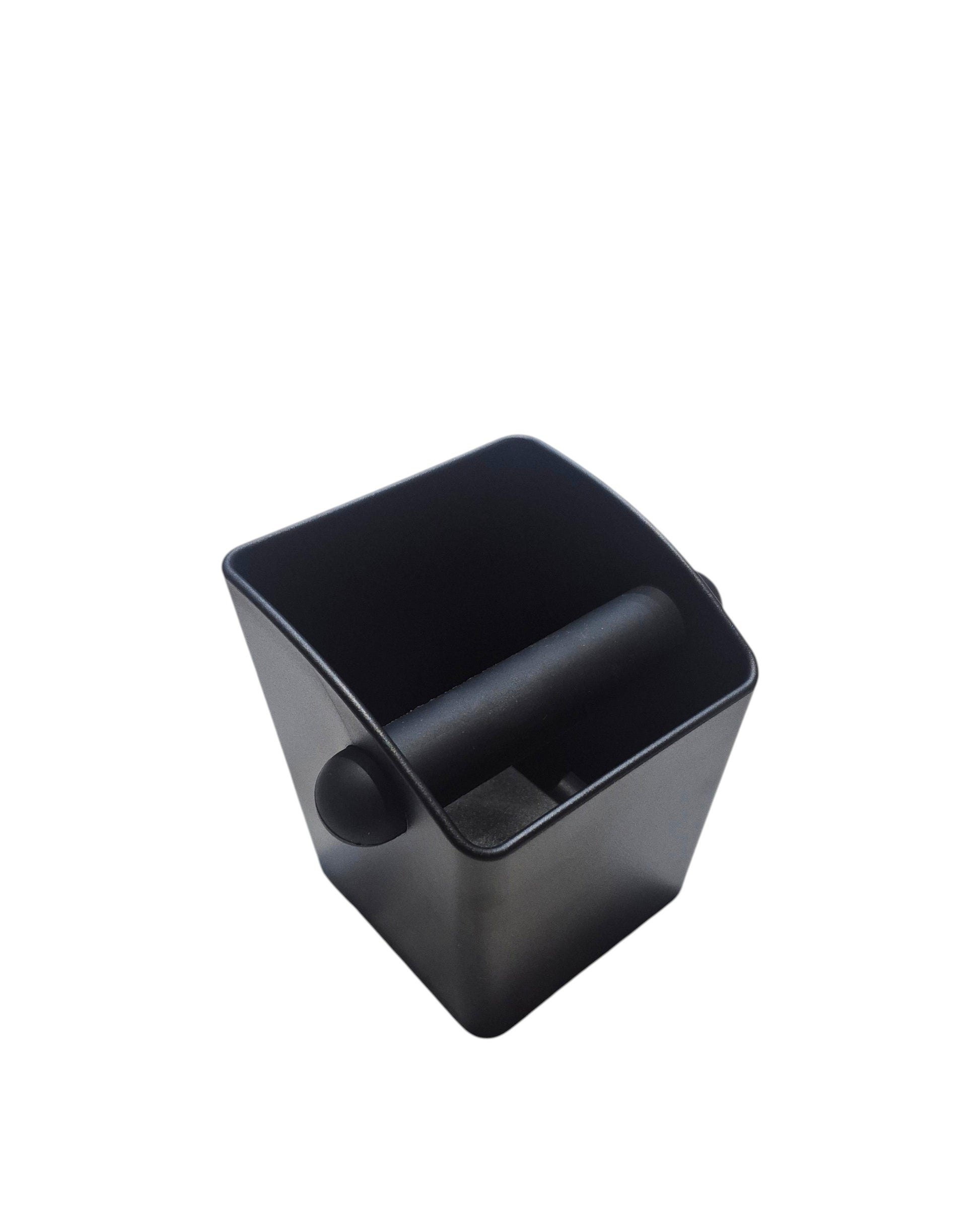 Knock Box Recipiente Golpeador Profesional Compacto 11x12 cm Resistente| Estaciones Pequeñas - La Coctelera
