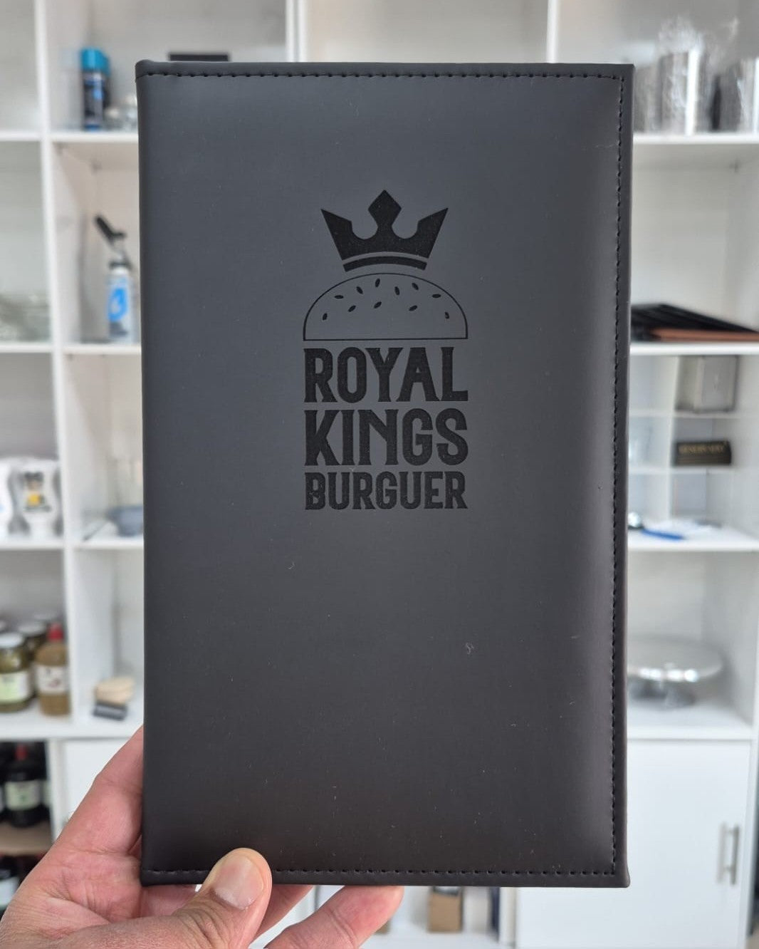 Carpeta Porta Cuentas en Cuero Sintético Premium 21x11cm | Ideal para Restaurantes, Bares y Hoteles - La Coctelera